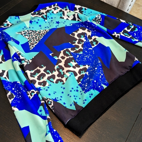 Velour sweater (legendary) front text - Picture 2 of 3